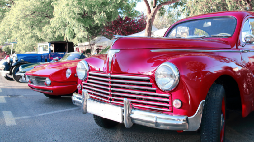Conheça com Dr. Milton Seigi Hayashi os carros antigos que se eternizaram como estrelas do cinema.