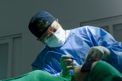 Cirurgia plástica minimamente invasiva reduz impacto e aumenta segurança, explica Milton Seigi Hayashi.