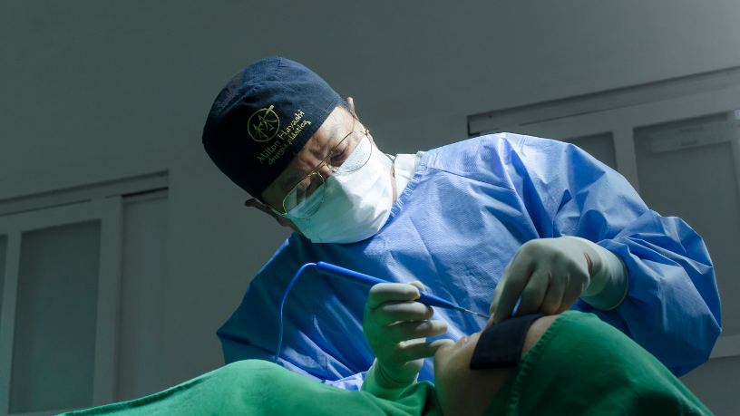 Cirurgia plástica minimamente invasiva reduz impacto e aumenta segurança, explica Milton Seigi Hayashi.