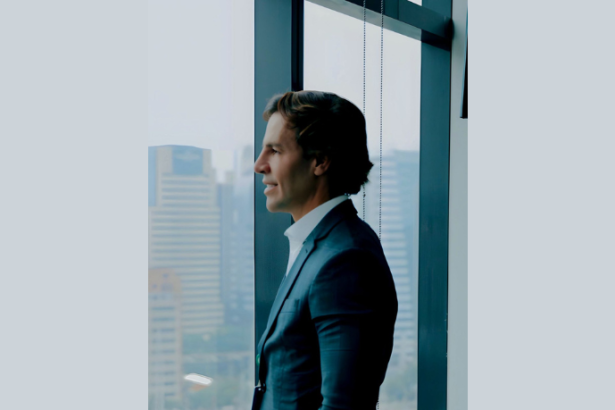 Em uma análise conduzida por Ian dos Anjos Cunha, o artigo mostra por que contratações para alto desempenho vão além do currículo e valorizam atitude, comportamento e visão de futuro.