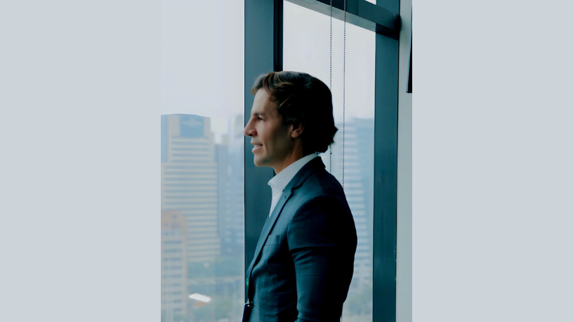 Em uma análise conduzida por Ian dos Anjos Cunha, o artigo mostra por que contratações para alto desempenho vão além do currículo e valorizam atitude, comportamento e visão de futuro.