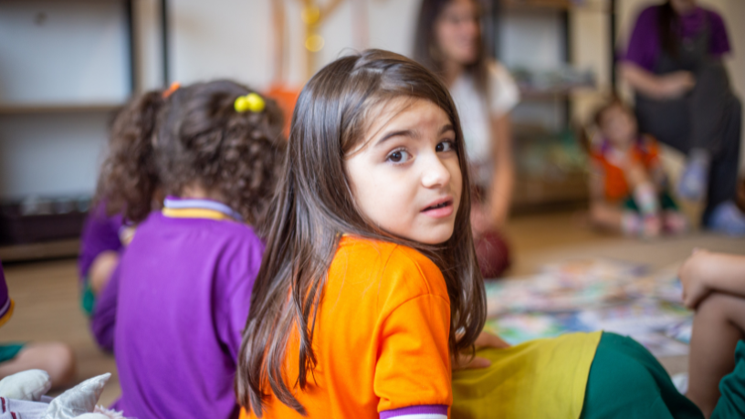 Educação e diversidade na escola: caminhos que a Sigma Educação e Tecnologia Ltda aponta para superar estereótipos nos materiais didáticos.